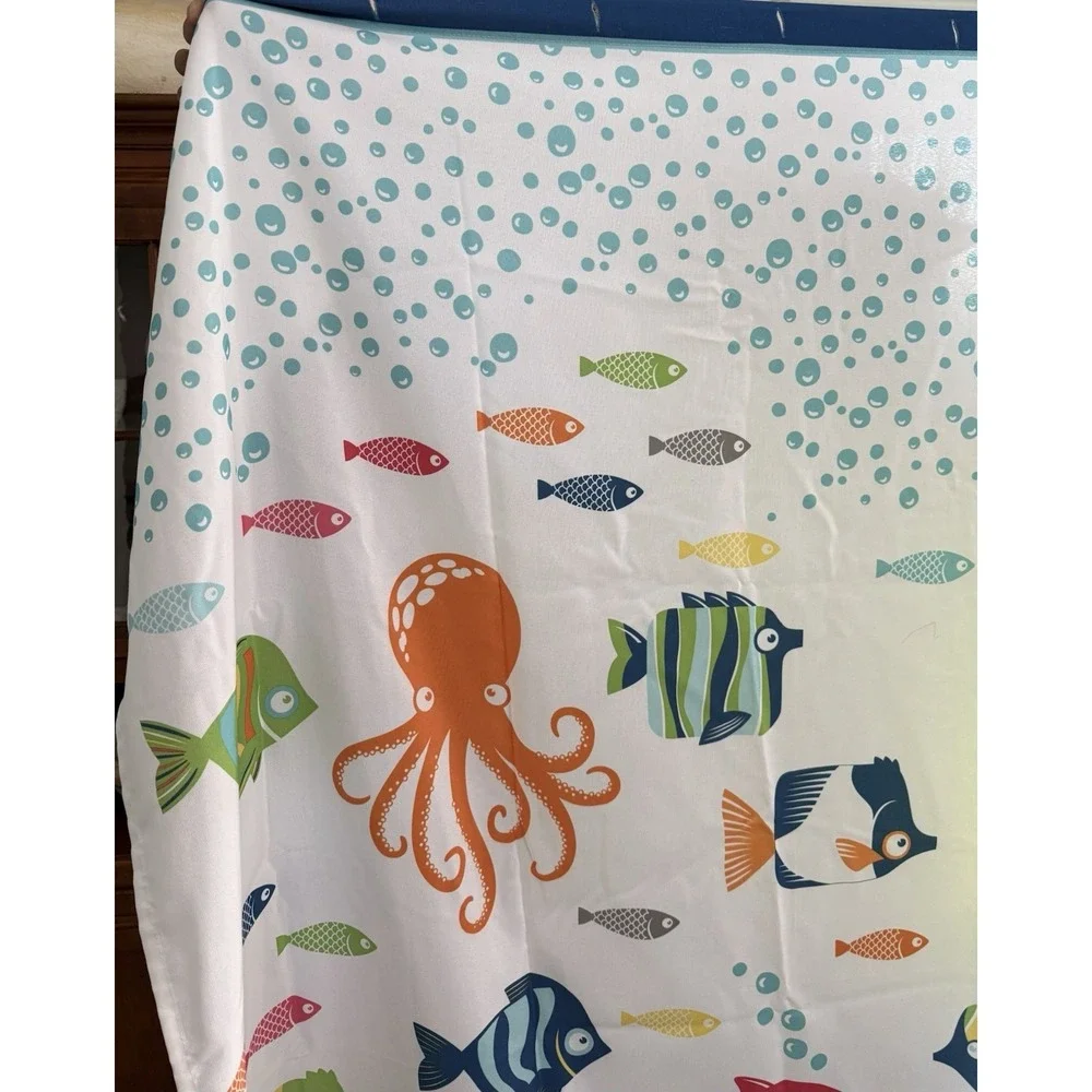 Circo Fabric Shower Curtain Cartoon FISH & BUBBLES 72x72